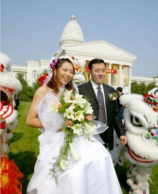 华体会APP-女排传奇张越红：制造最经典一扣，退役后官至副厅级，婚姻美满幸福|葛勇|排球|体育局|雅典奥运会|中国女排_新浪体育_新浪新闻